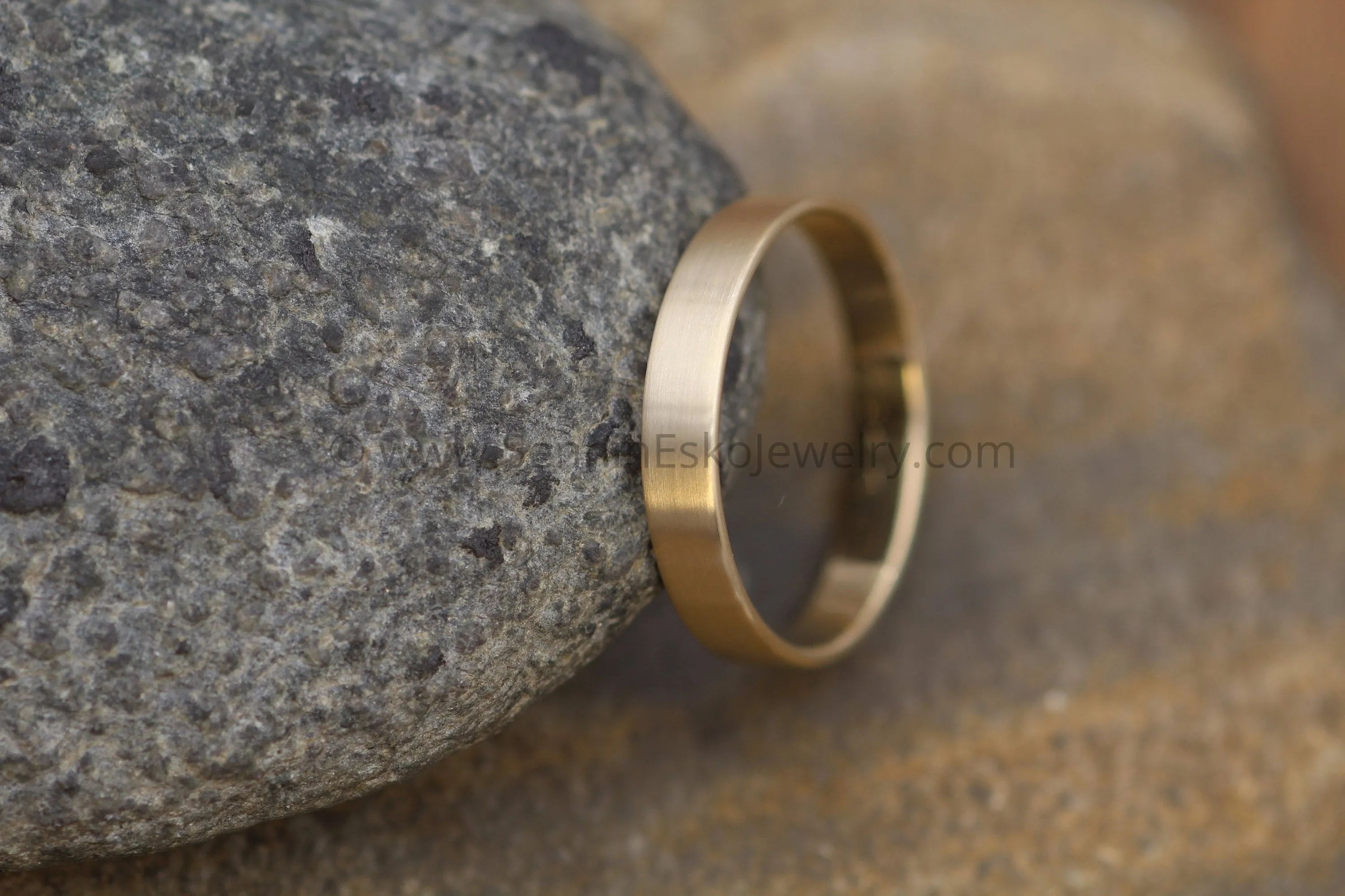 18kt Yellow Gold 4x1mm Flat Band - Matte Finish