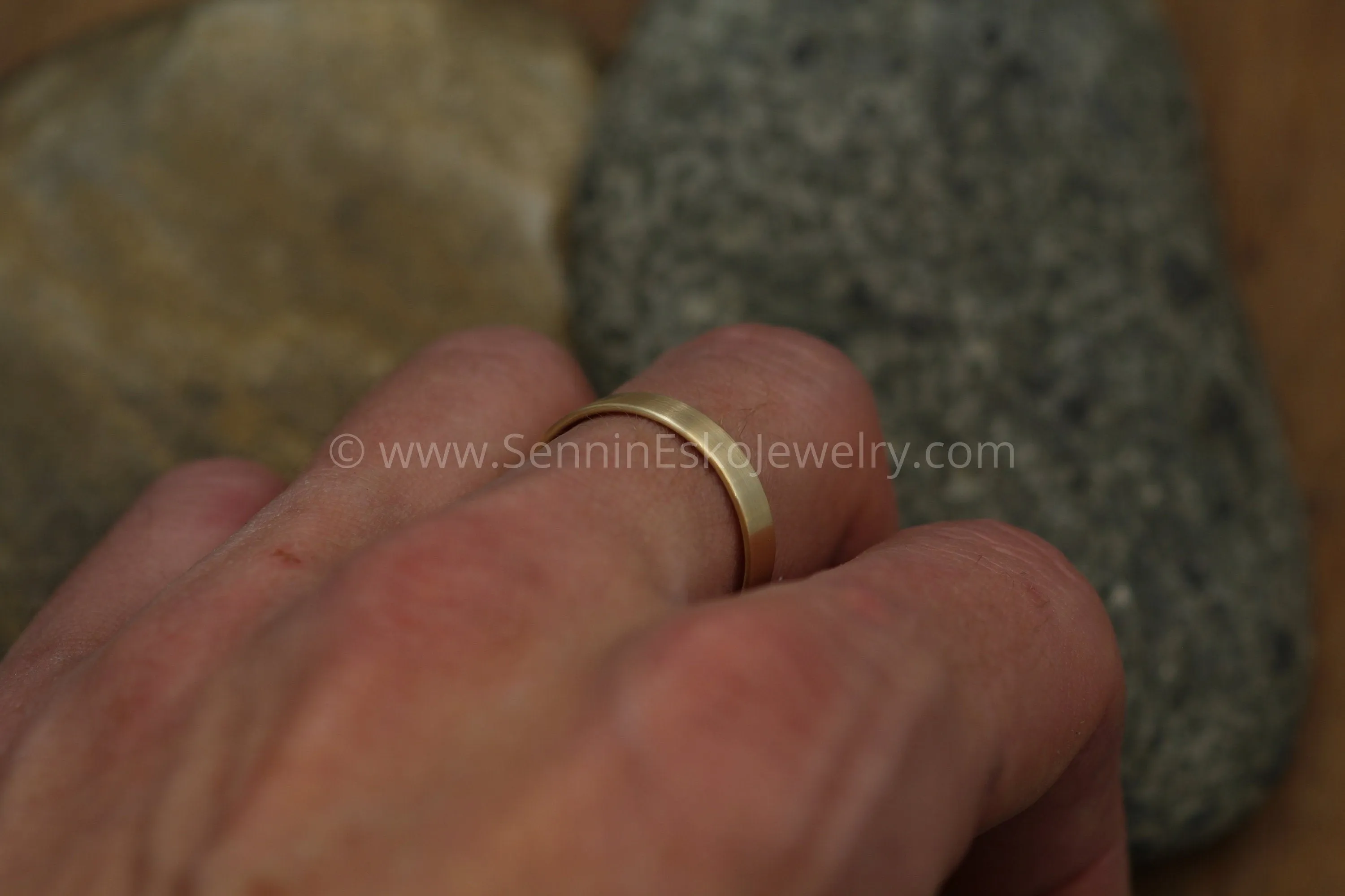 18kt Yellow Gold 4x1mm Flat Band - Matte Finish