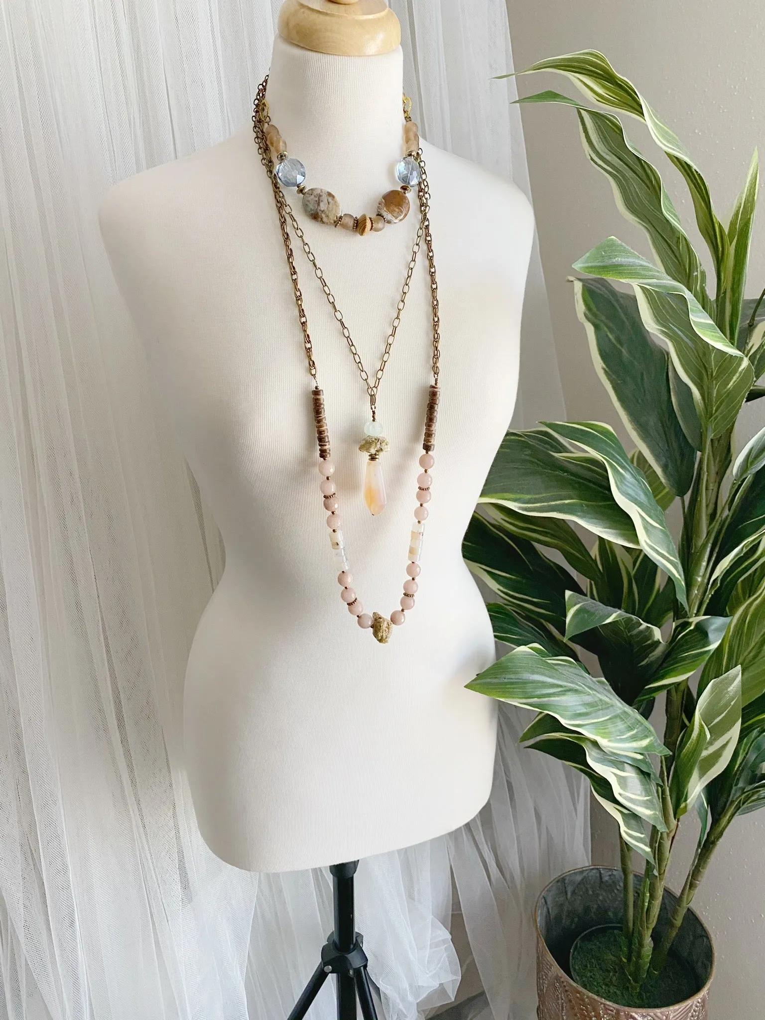 8771JN - Hali Pendant Necklace