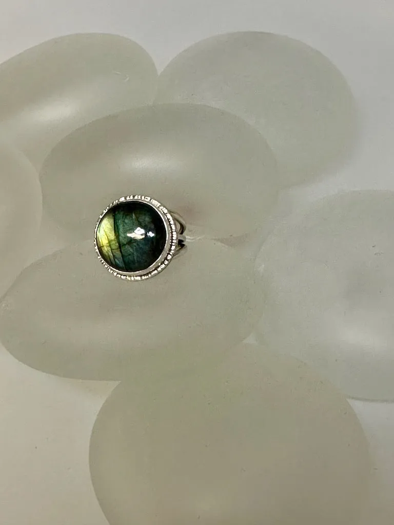 .925 LABRADORITE ROUND STATEMENT RING BR323