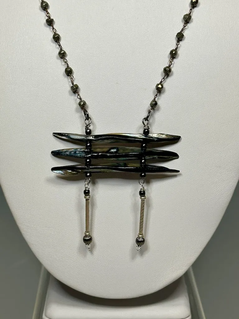 ABALONE CROSS CUT SHELL NECKLACE WITH PYRITE CHAIN  LCN5596