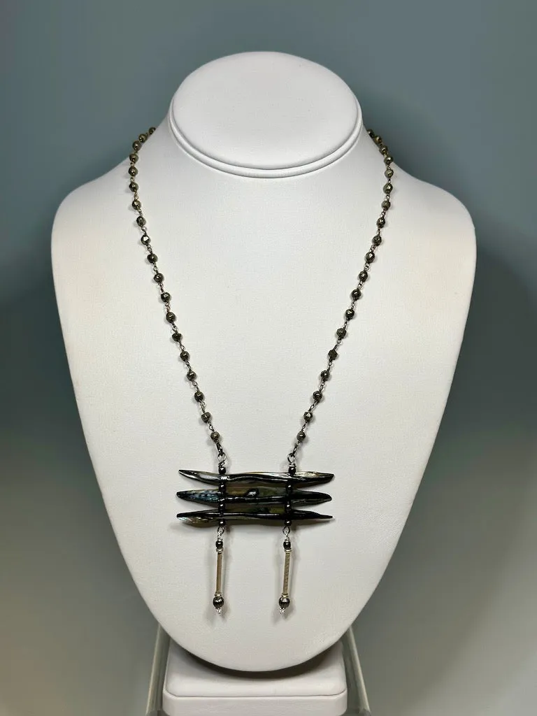 ABALONE CROSS CUT SHELL NECKLACE WITH PYRITE CHAIN  LCN5596