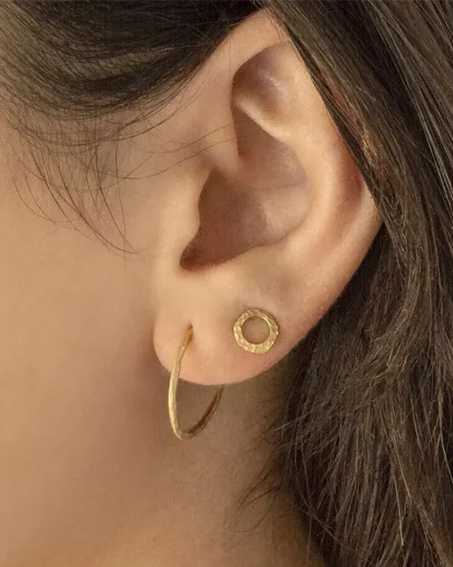 ANNE SPORTUN | Open Hammered Circle Stud Earrings | Gold