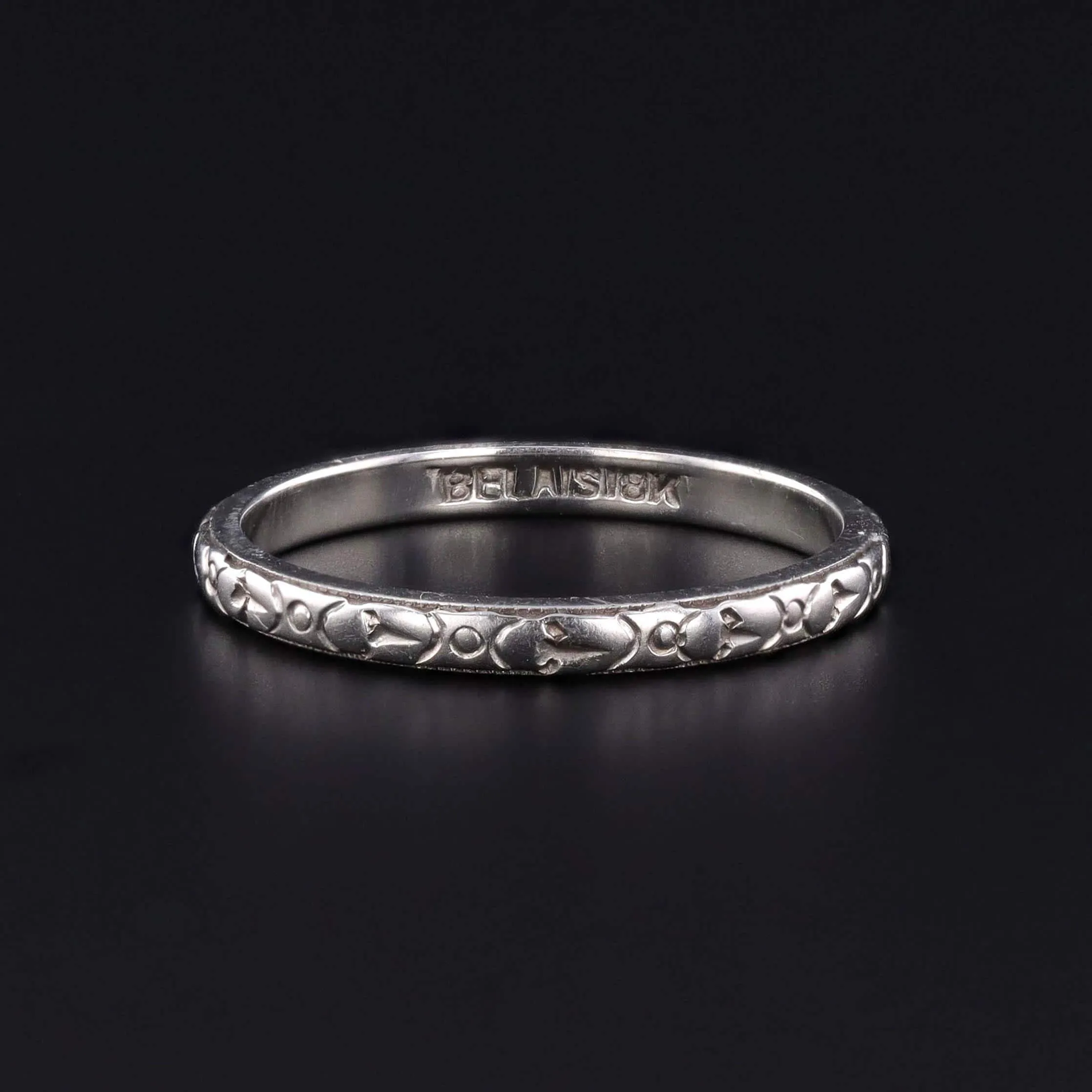Art Deco Wedding Ring or Wedding Band of 18k Gold