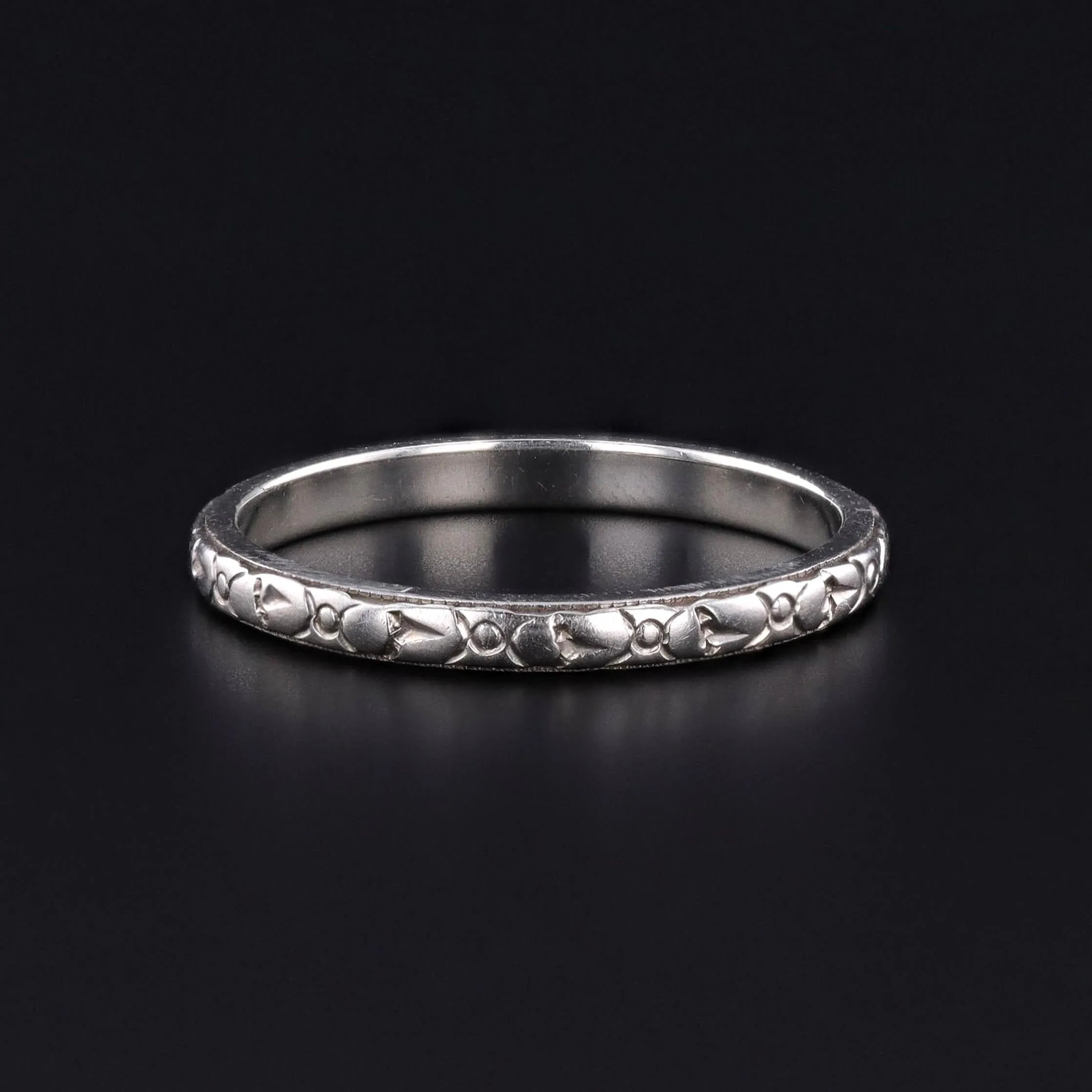 Art Deco Wedding Ring or Wedding Band of 18k Gold