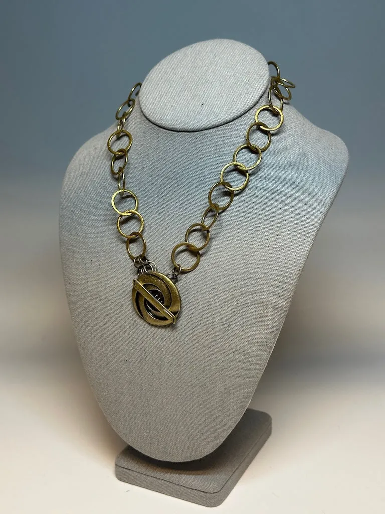 BRASS FRONT TOGGLE NECKLACE LCN721