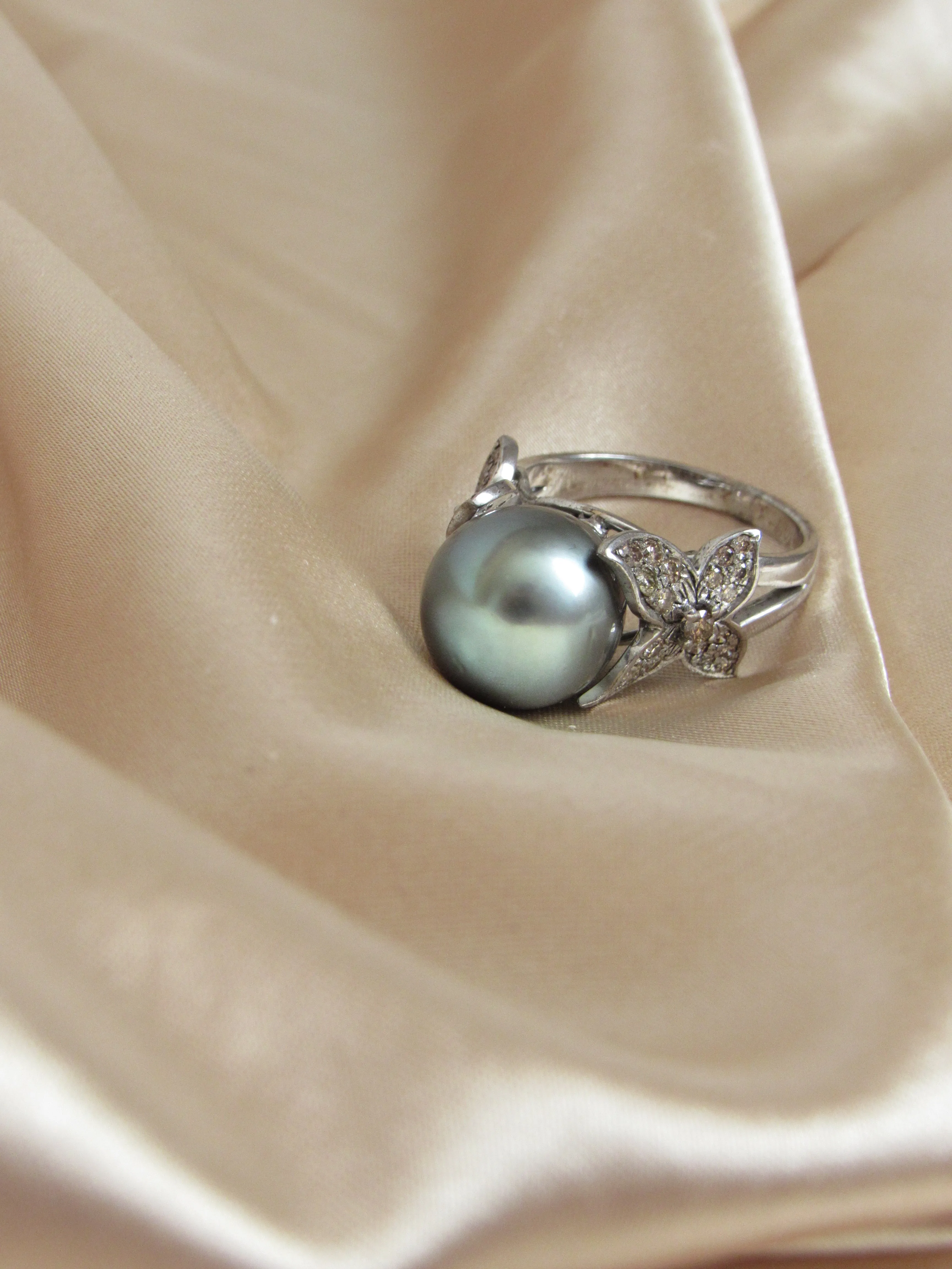 Butterfly Black Pearl White Gold Statement Ring