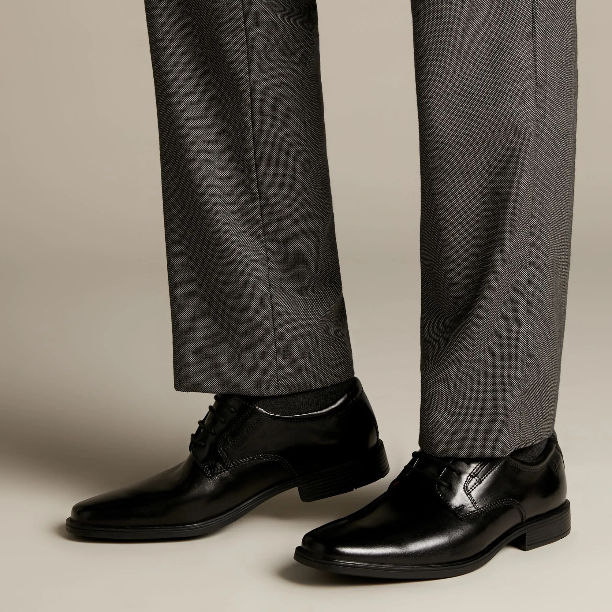 Clarks Men's Tilden Plain Black Oxford Shoes