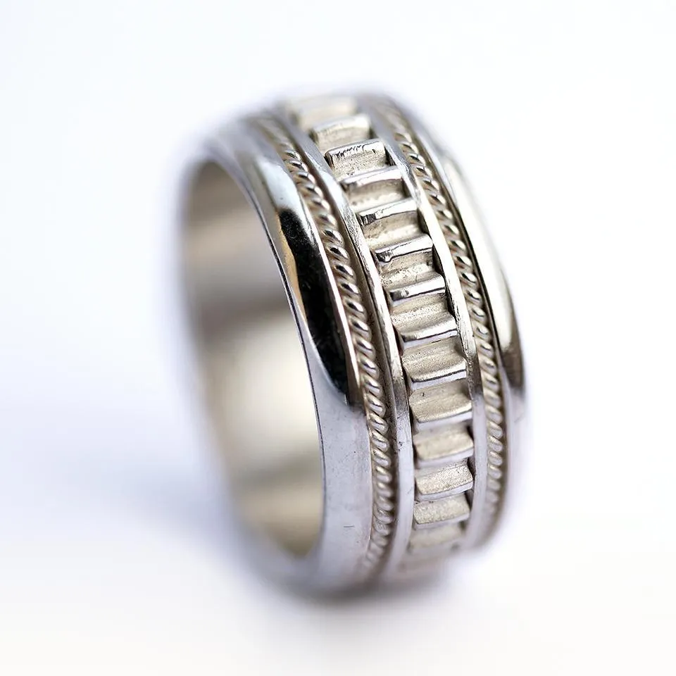 Coil- two tone filigree texture ring