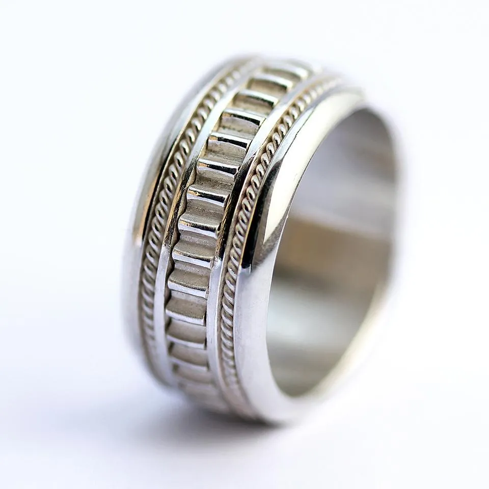 Coil- two tone filigree texture ring
