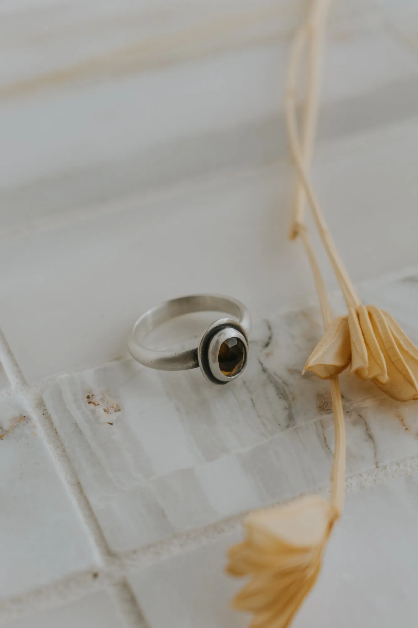 Dainty Montana Agate Ring A - Size 6