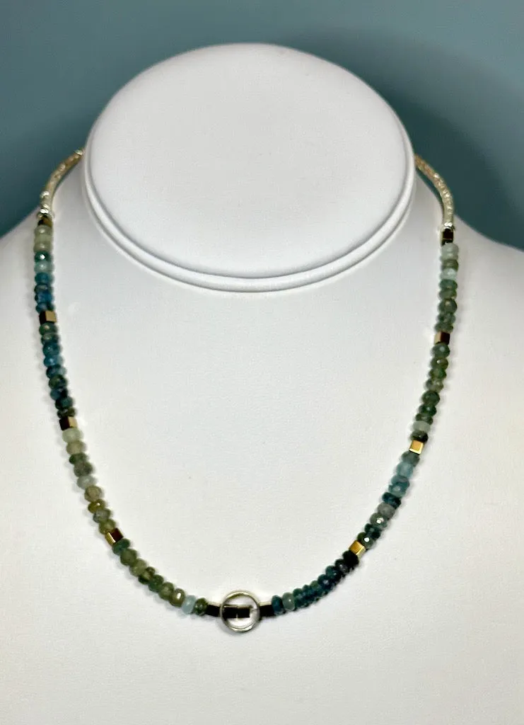 FACETED MOONSTONE WITH SILVER NECKLACE  LCN594