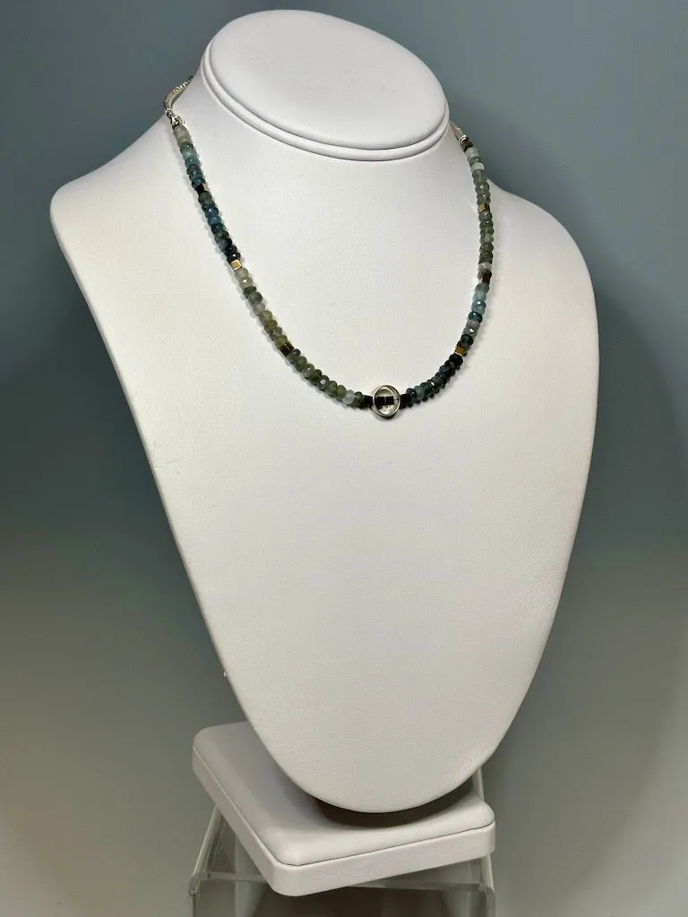 FACETED MOONSTONE WITH SILVER NECKLACE  LCN594