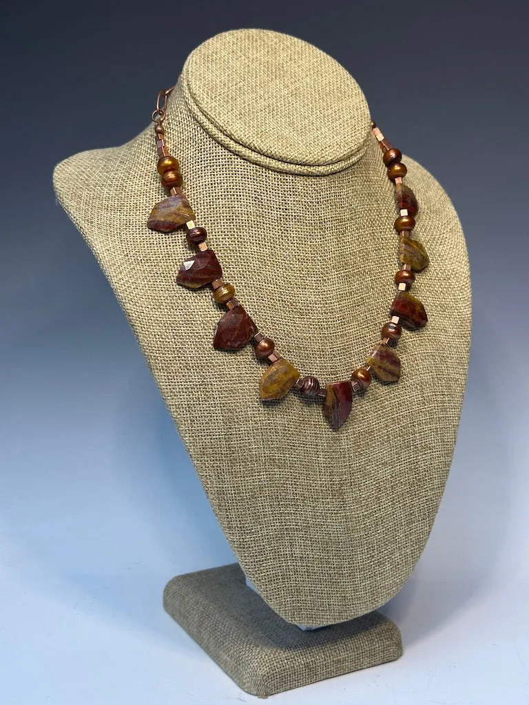 FACETED RED JASPER AND FRESH WATER PEARL NECKLACE LCN565
