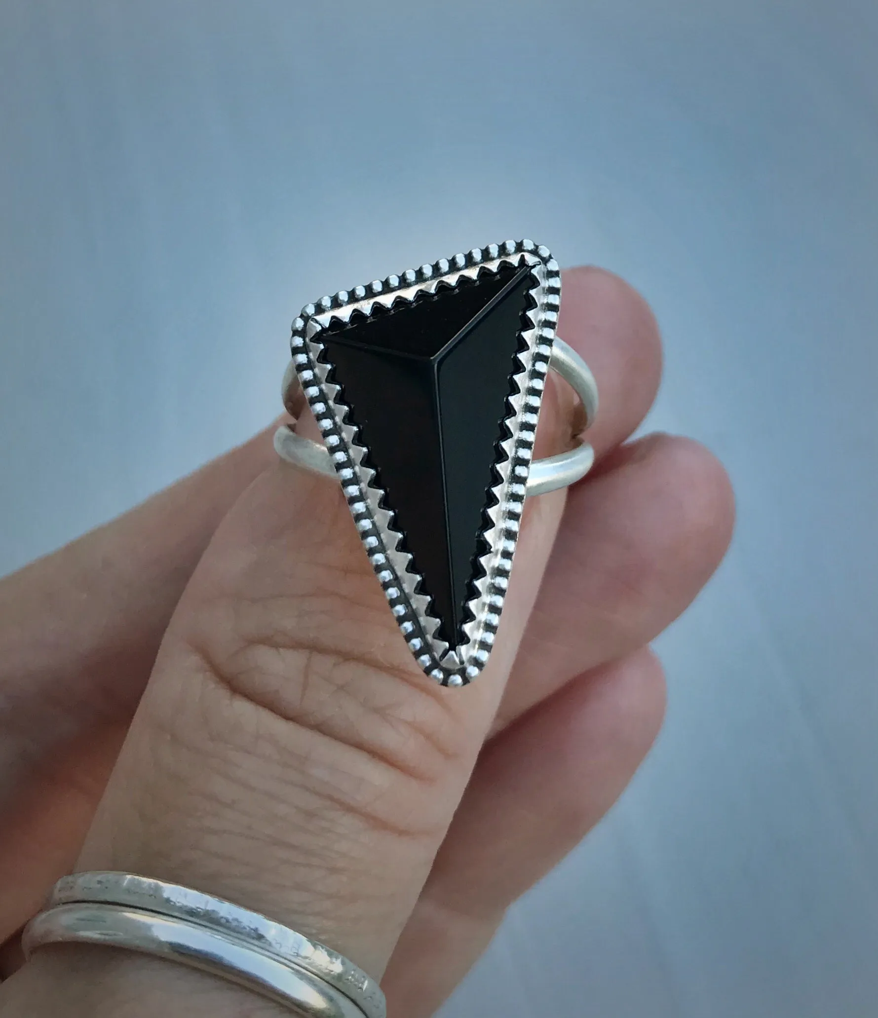 Faceted Triangle Ring