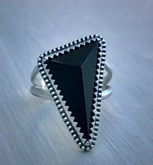 Faceted Triangle Ring