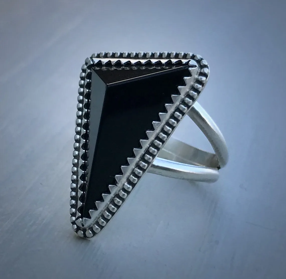 Faceted Triangle Ring