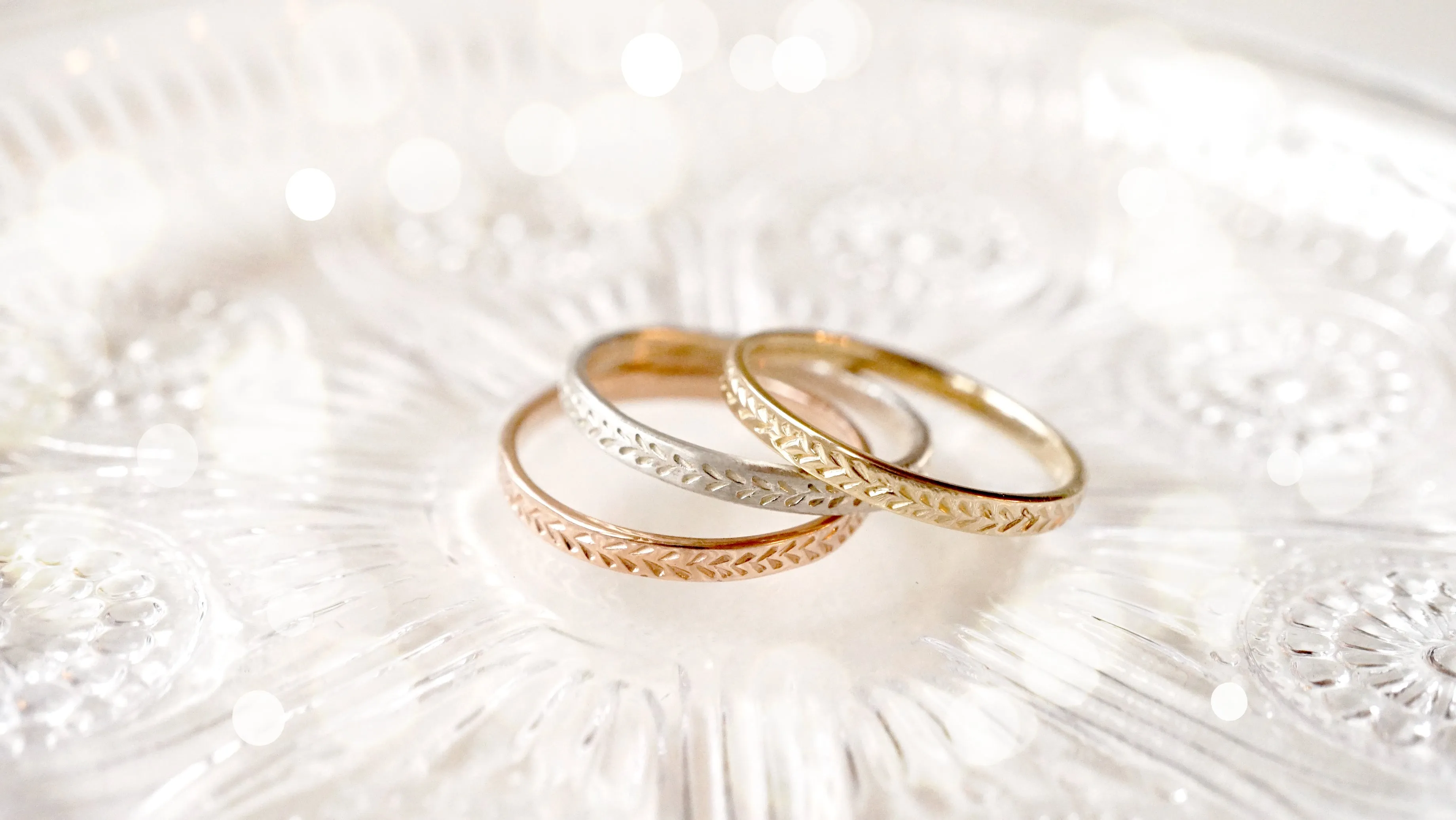Feather Engraving Ring in 14k gold