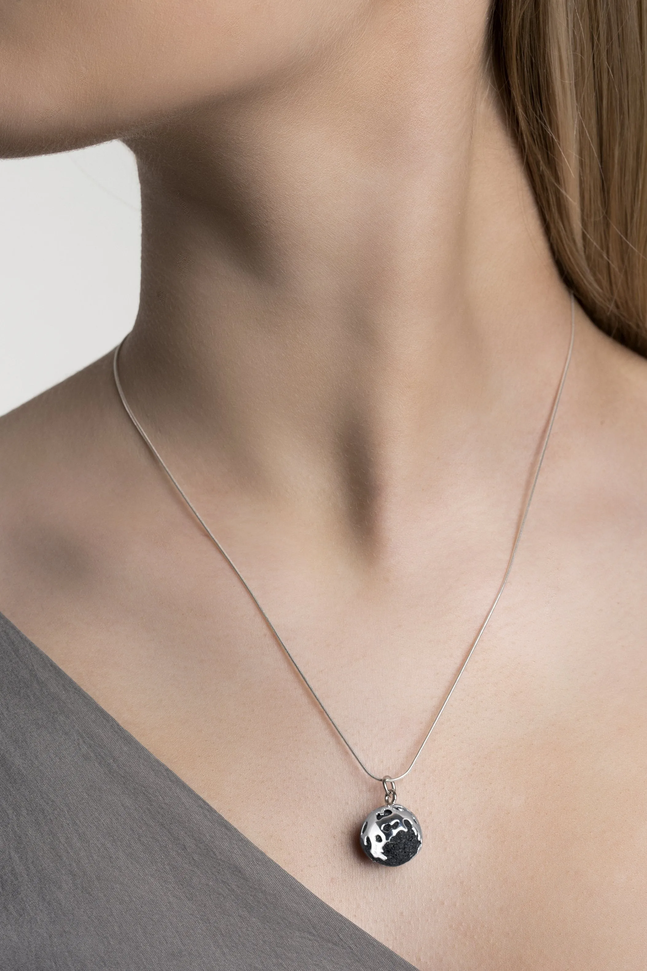 FOLD necklace