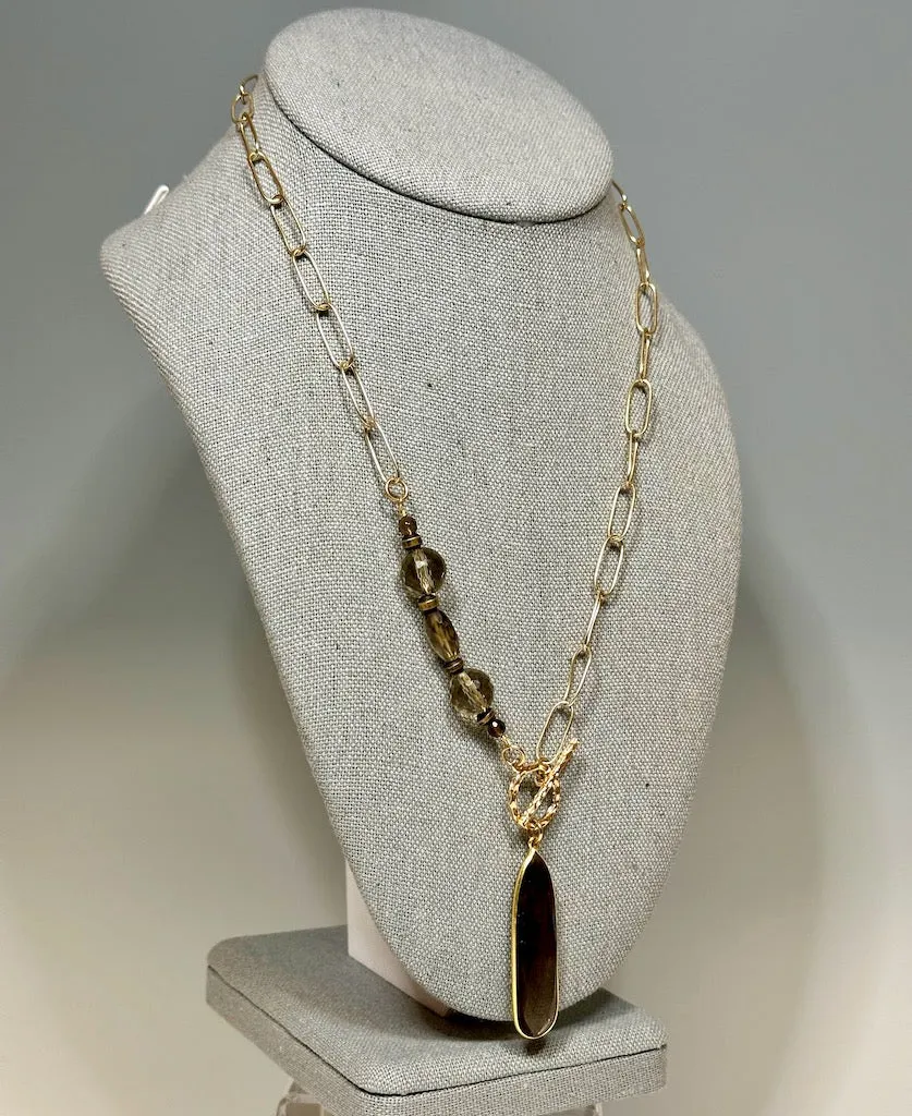 GOLD AND SMOLY QUARTZ FRONT TOGGLE NECKLACE  LCN531
