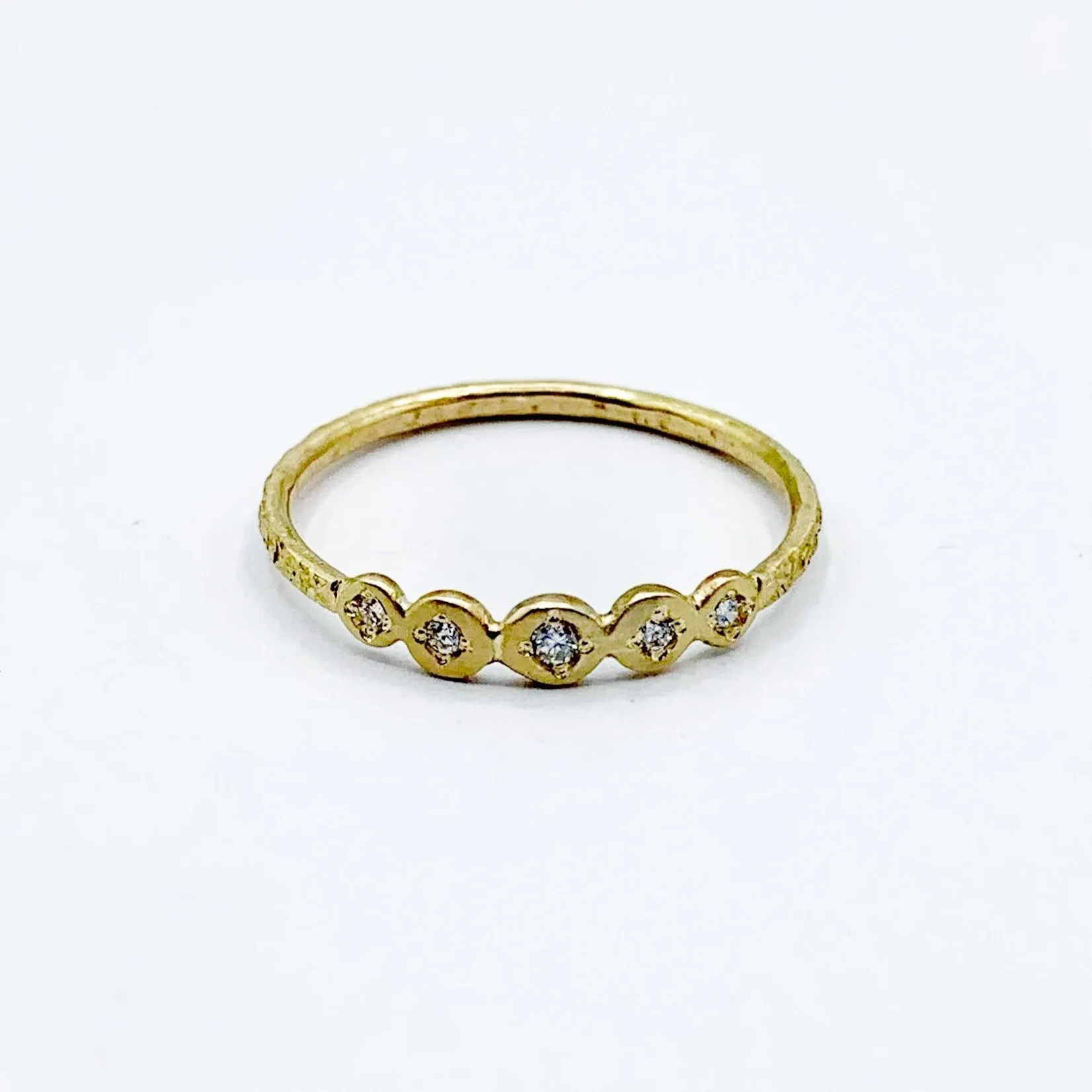 Golden Planets with Diamonds Centers on a Golden Band