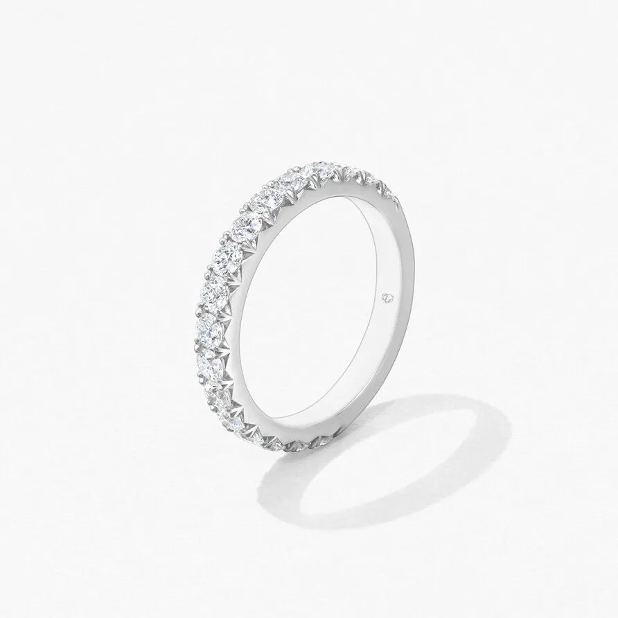 Hearts On Fire Platinum Vela French Cut Pavé Round Diamond Band