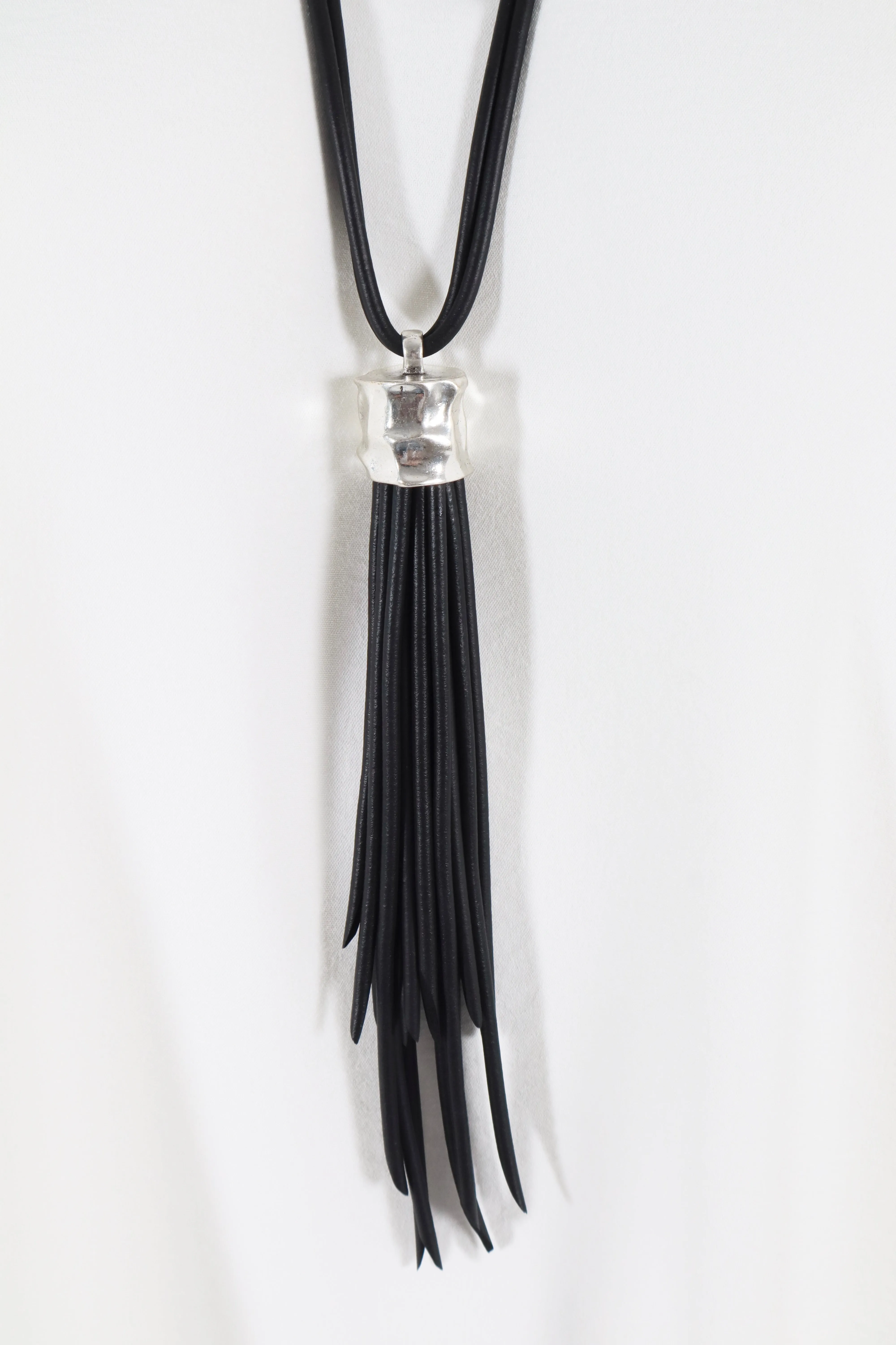 Indie Necklace in Black