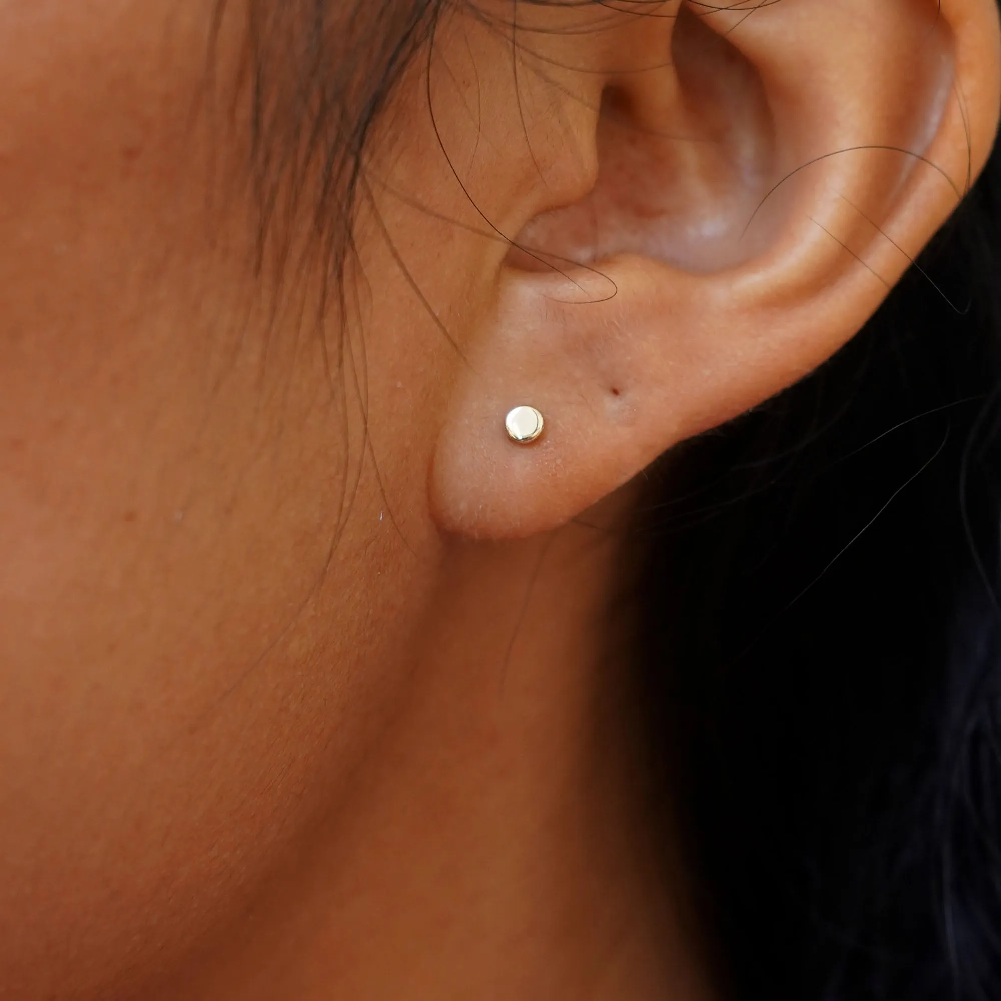 Medium Circle Flatback Piercing