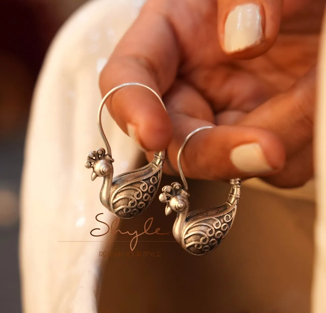 Moh Intricate Statement Peacock Balis