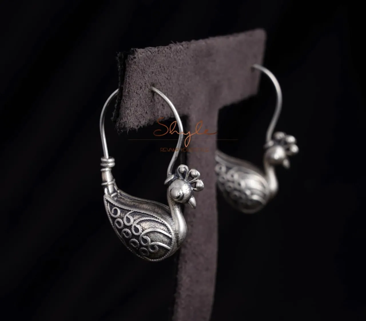 Moh Intricate Statement Peacock Balis