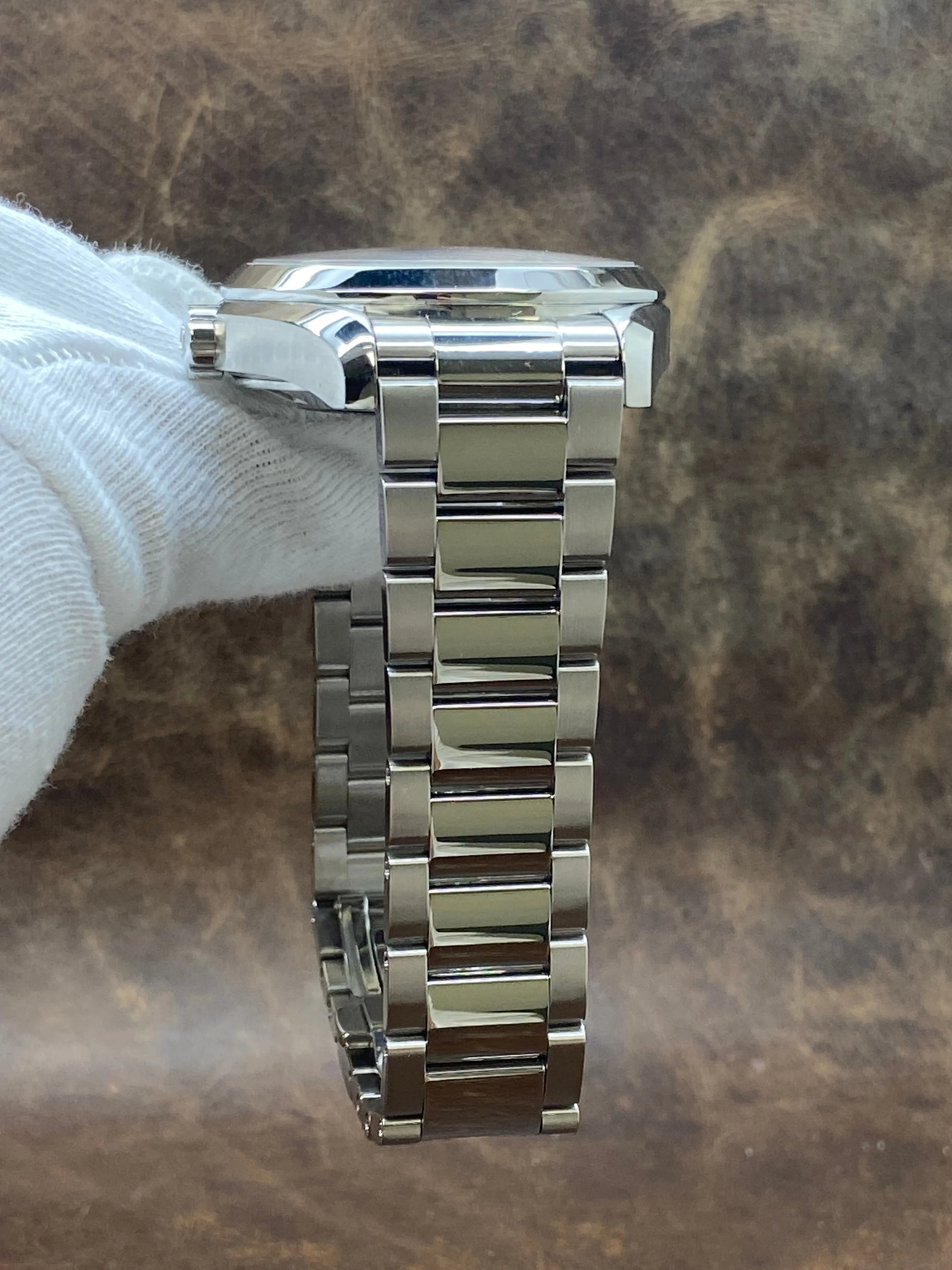 Omega Seamaster Aqua Terra 150M 43mm Day Date 231.10.43.22.02.003 Silver Dial Automatic Men's Watch