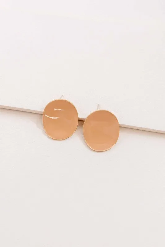On a Curve Stud Earrings