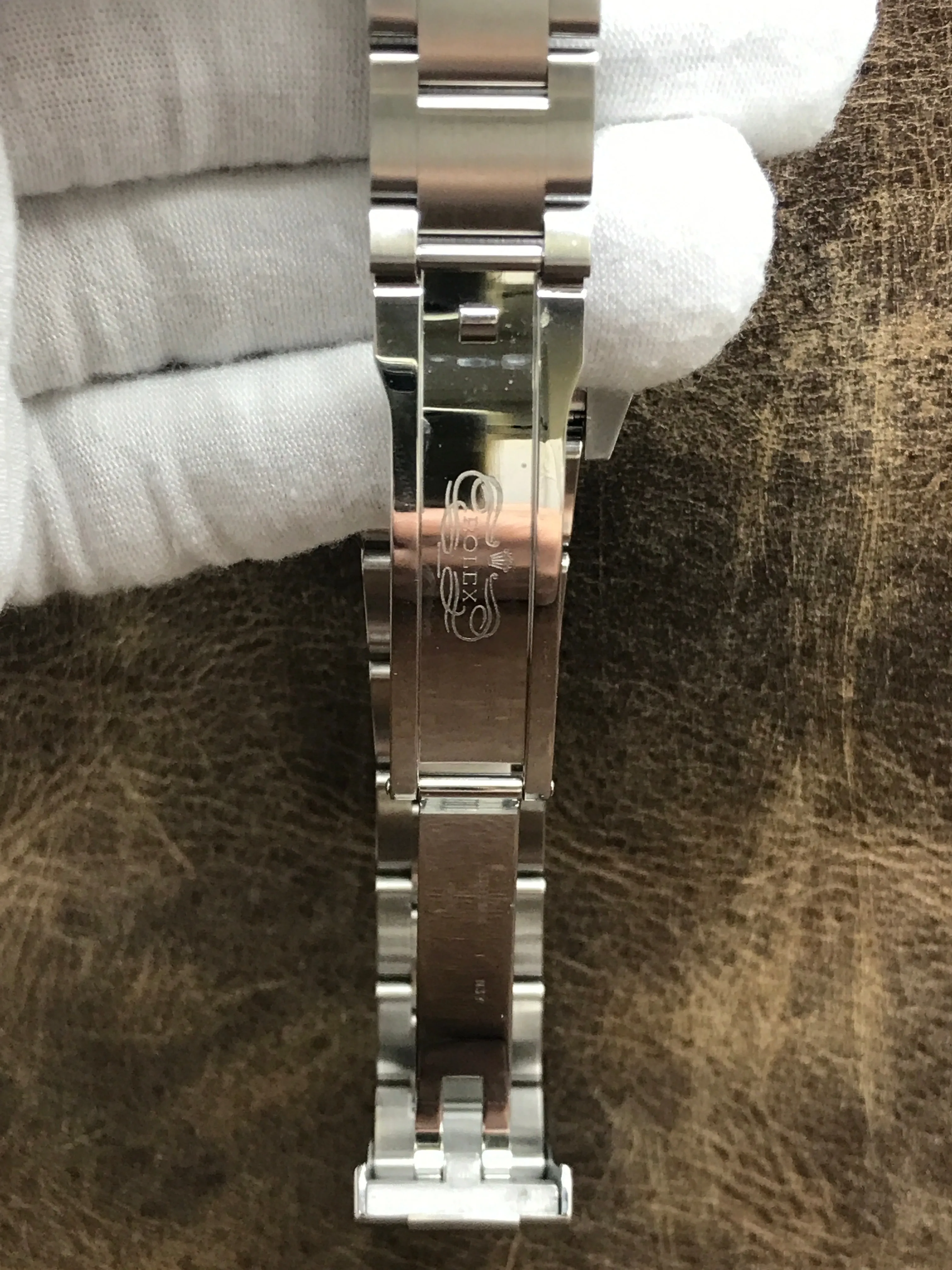 Rolex Oyster Perpetual 39mm 114300 Red Grape Dial Automatic Watch