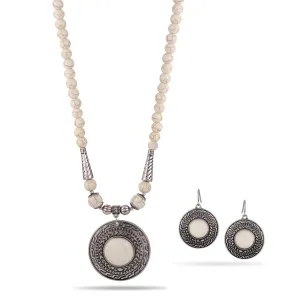 SILVER TONE METAL CREAM ROUND 2"INCHES PENDANT AND EARRINGS NECKLACE #HNN E89300SXCR (SA5)