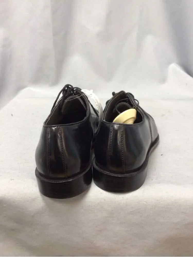 SIZE 8 1/2 FLORSHEIM Men's SHOES