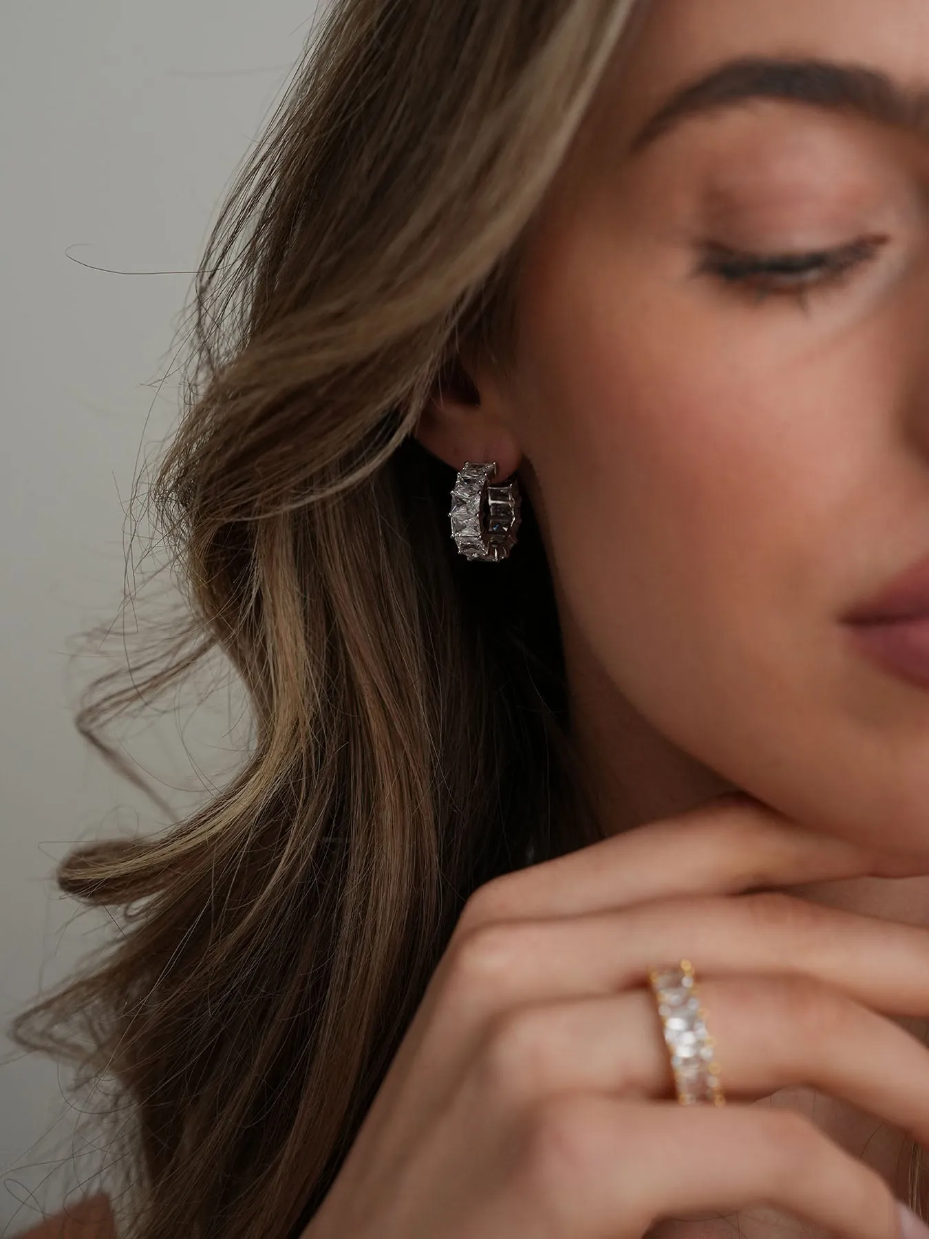 STATEMENT - Earrings • Color: White Gold