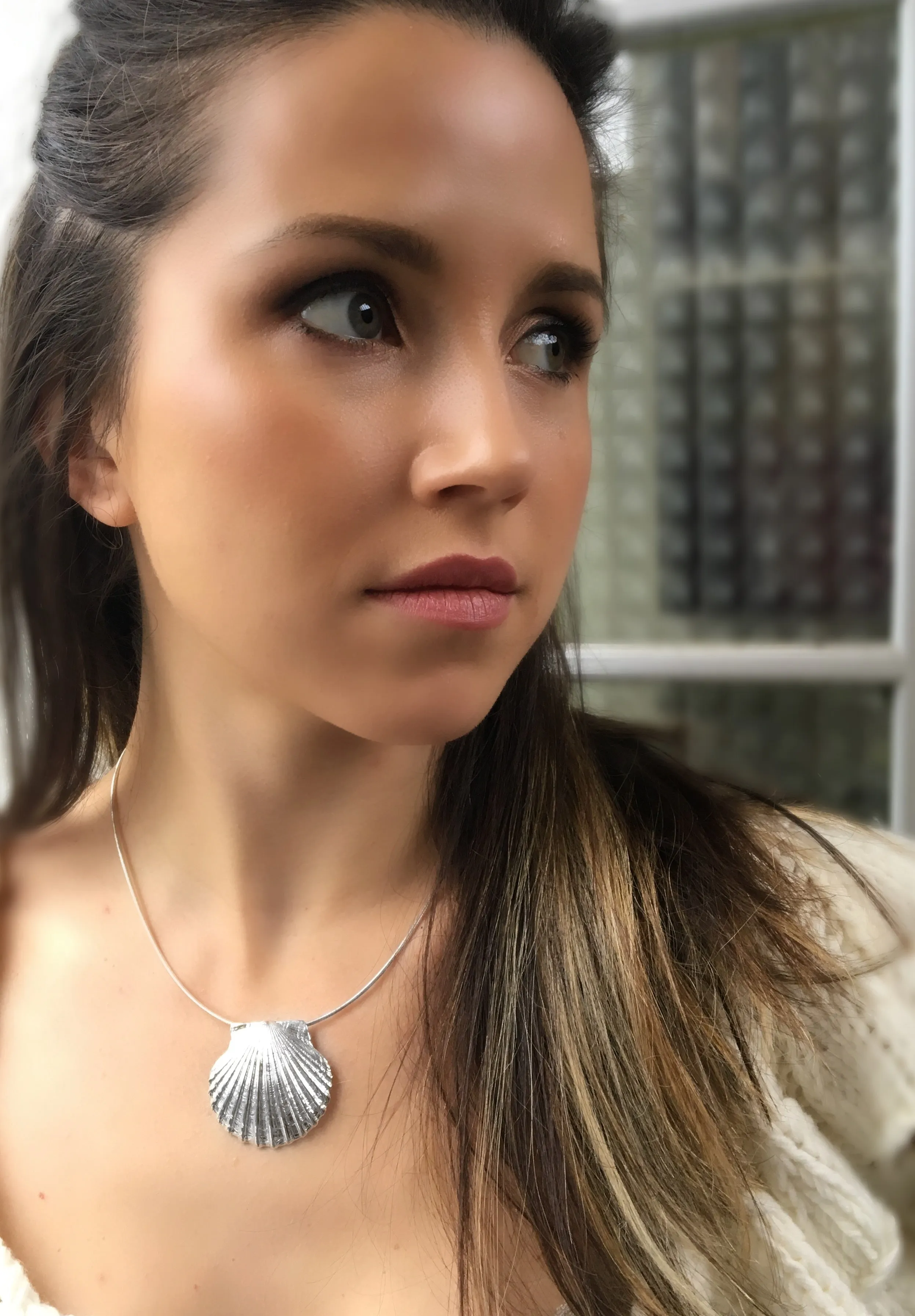 Statement Scallop Slide