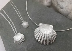 Statement Scallop Slide