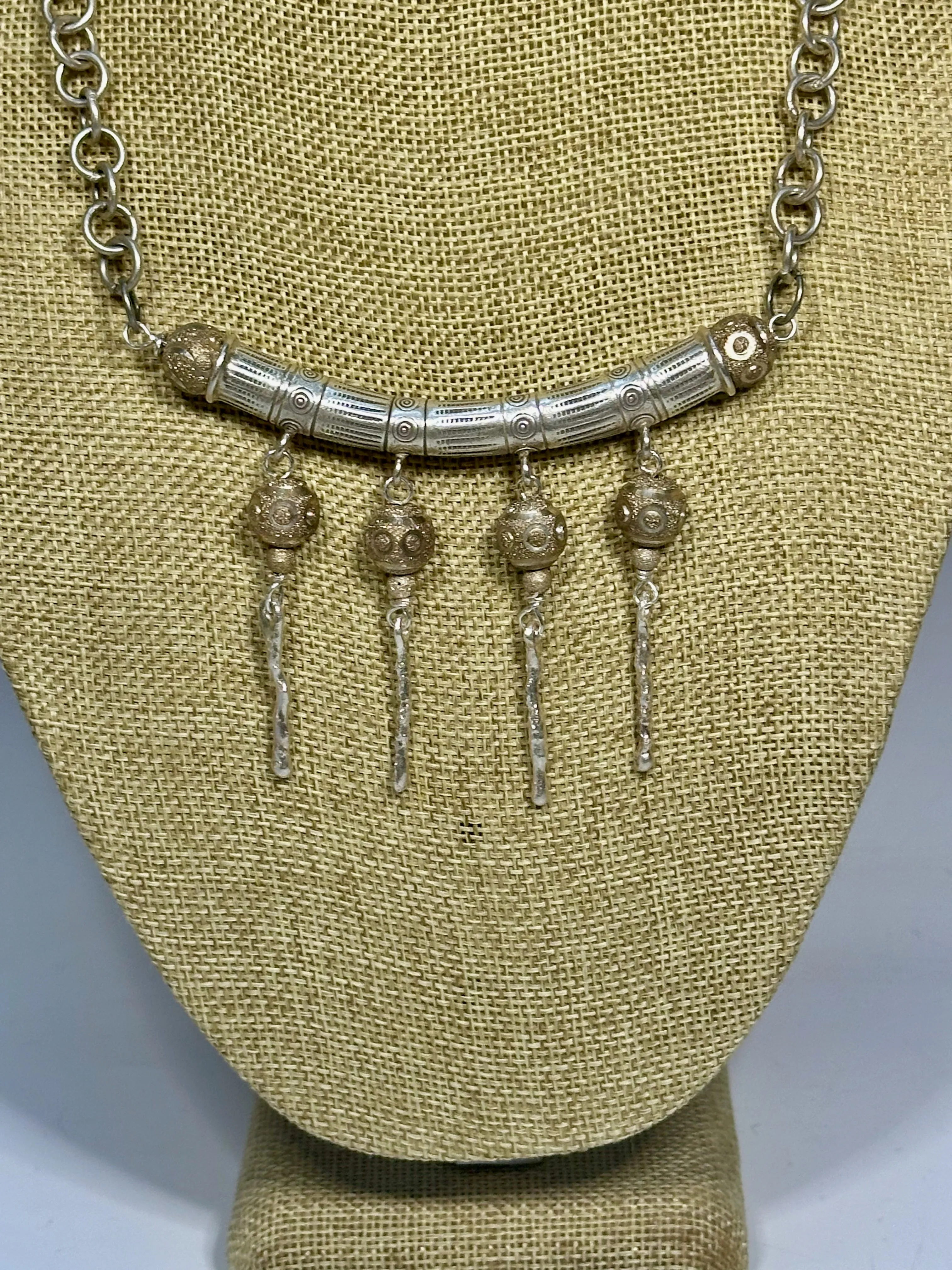 STERLING SILVER HIGH HILL TRIBE STATEMENT NECKLACE LCN651