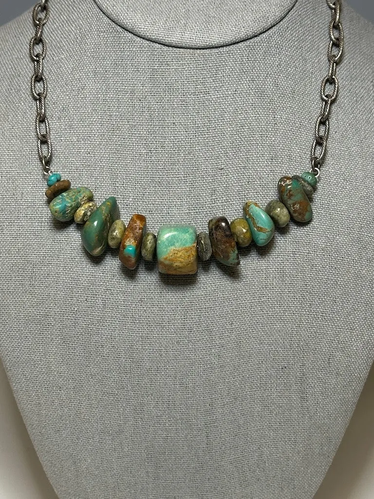 TURQUOISE STATEMENT NECKLACE WITH OXIDIZED SILVER CHAIN LCN643