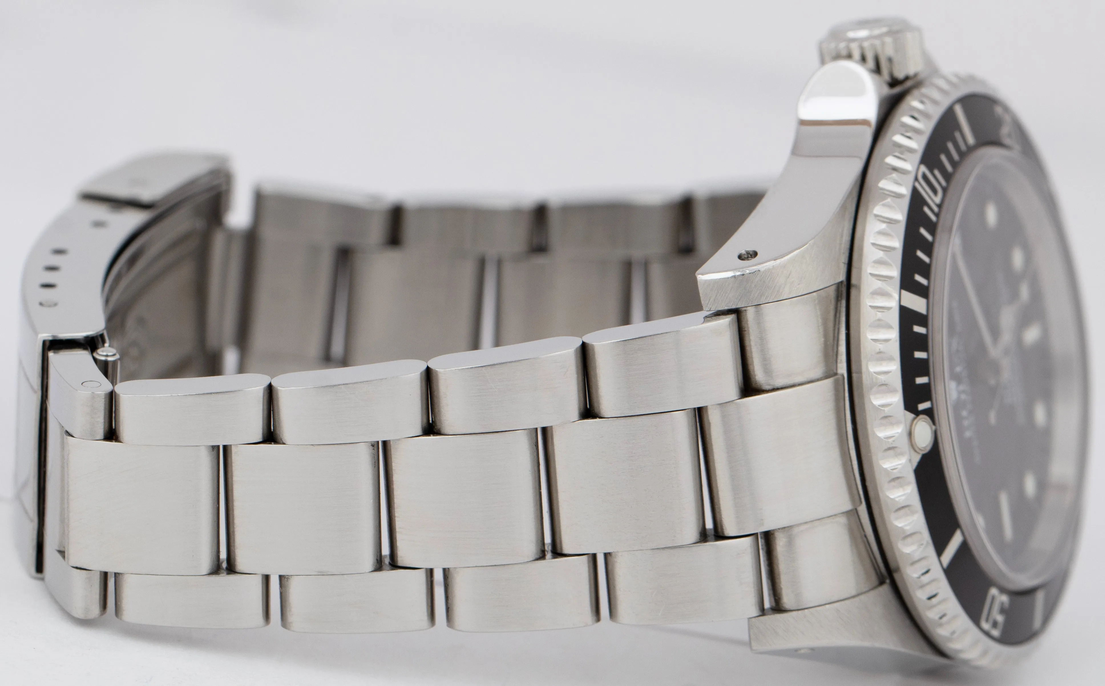 UNPOLISHED Rolex Sea-Dweller 16600 SWISS ONLY 40mm Steel Black Automatic Watch
