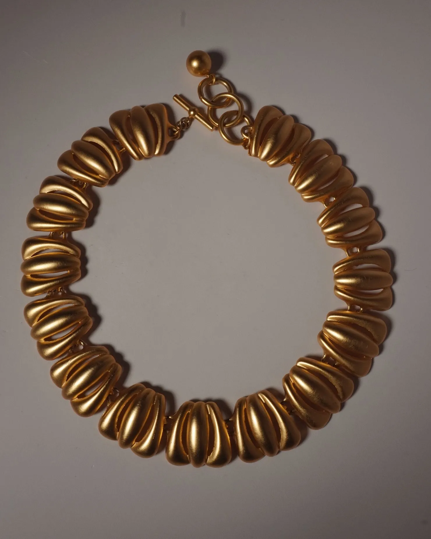 VINTAGE AK ABSTRACT STATEMENT NECKLACE