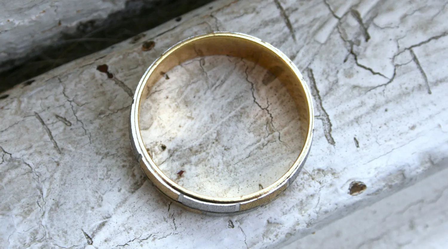 Vintage Men&#39;s Vintage 14K White/ Yellow Gold Wedding Band.